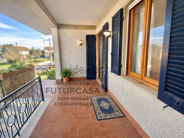 Villetta bifamiliare in vendita di 160 m²