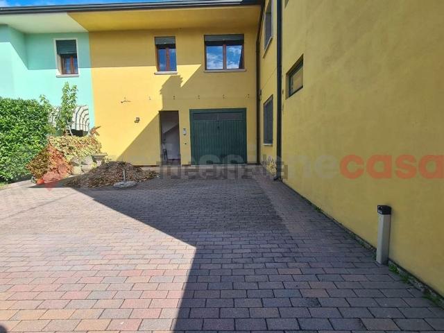 Villetta bifamiliare in vendita di 161 m² in Piazza Moro A