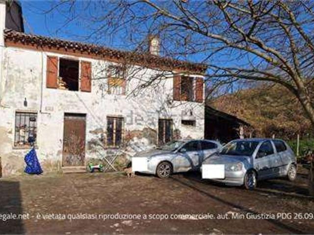 Villetta bifamiliare in vendita di 161 m² in Strada Entirate, 52