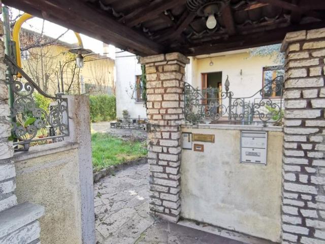 Villetta bifamiliare in vendita di 161 m² in Via Vallenoncello