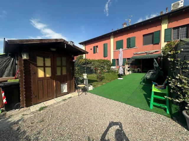 Villetta bifamiliare in vendita di 161 m² in Via E. Ballestrazzi, 13