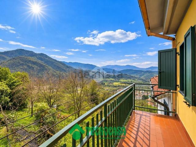 Villetta bifamiliare in vendita di 162 m² in Via Castello, 42