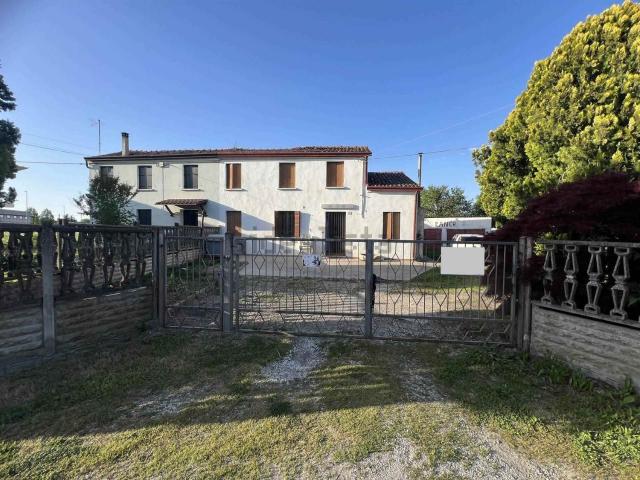 Villetta bifamiliare in vendita di 162 m² in Viale Spagna