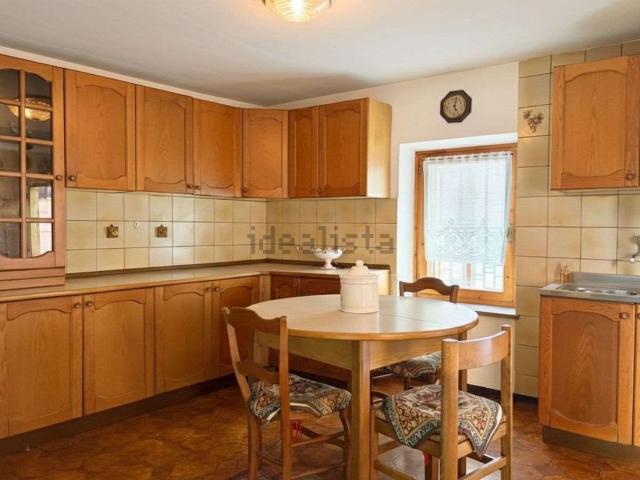 Villetta bifamiliare in vendita di 167 m² in Corso Battisti, 3