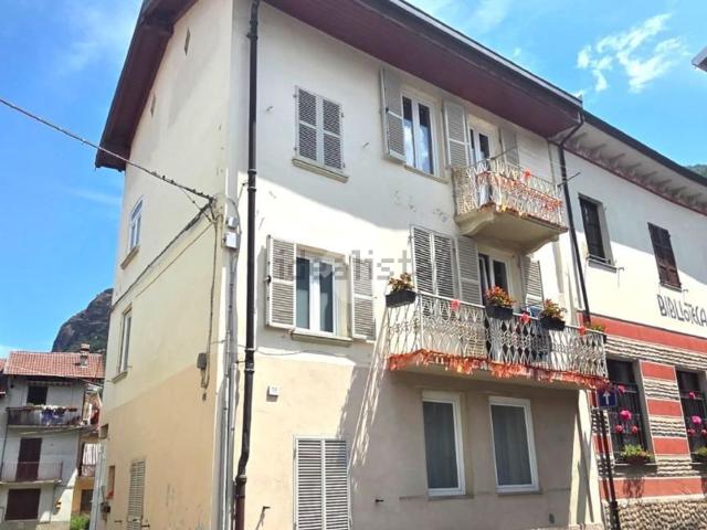 Villetta bifamiliare in vendita di 167 m² in Via General Cantore, 18