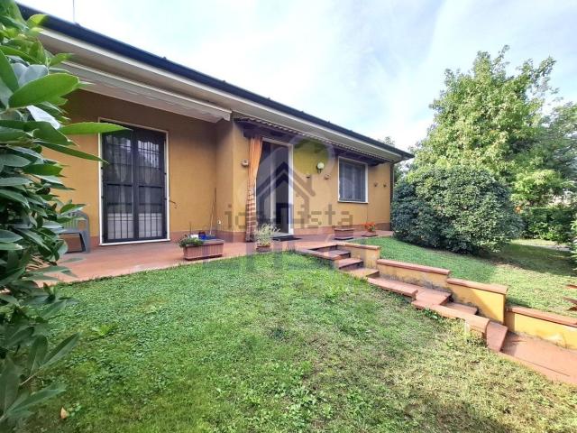 Villetta bifamiliare in vendita di 167 m² in Via Giovanni XXIII