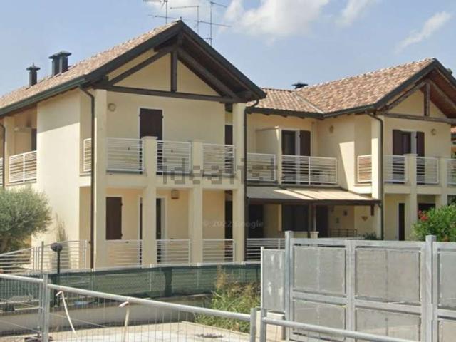 Villetta bifamiliare in vendita di 167 m² in Via Pietro da Rimini, 28