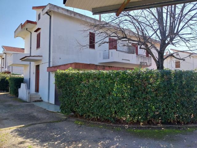 Villetta bifamiliare in vendita di 164 m² in Contrada Calalunga