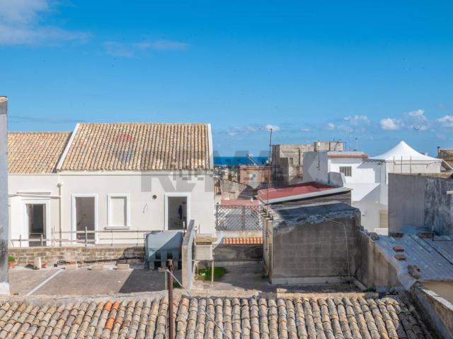 Villetta bifamiliare in vendita di 164 m² in Via Unità, 90