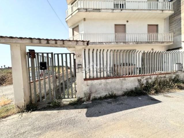 Villetta bifamiliare in vendita di 164 m² in Via Daunia, 47
