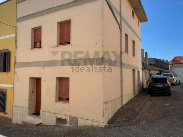Villetta bifamiliare in vendita di 164 m² in Via Giovanni Maria Angioi, 17
