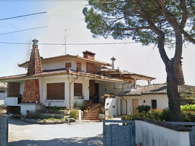 Villetta bifamiliare in vendita di 164 m² in Via Istria