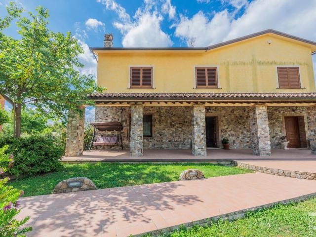 Villetta bifamiliare in vendita di 165 m² in Località Pieve Vecchia