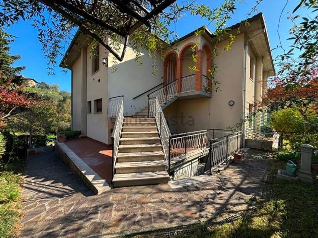 Villetta bifamiliare in vendita di 165 m² in Strada Vicinale di Santa Caterina