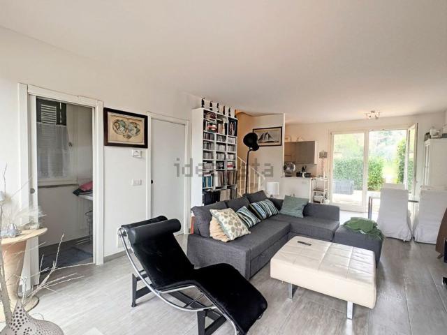 Villetta bifamiliare in vendita di 165 m² in Strada Cacciona