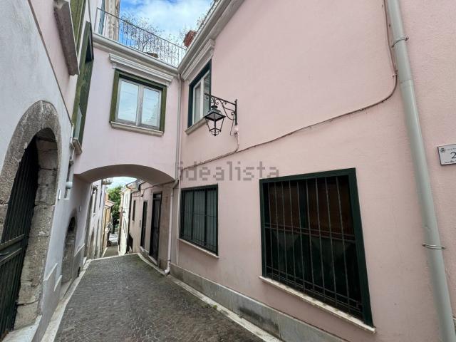 Villetta bifamiliare in vendita di 165 m² in Vico I de Bellis