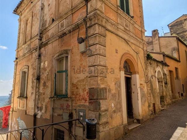 Villetta bifamiliare in vendita di 165 m² in Via Antonio Solario