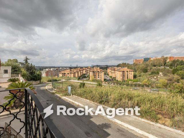 Villetta bifamiliare in vendita di 165 m² in Via Aristide Faccioli, 173