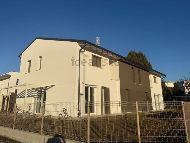 Villetta bifamiliare in vendita di 165 m² in Via Carducci