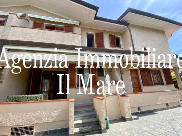 Villetta bifamiliare in vendita di 165 m² in Via Concordia, 54