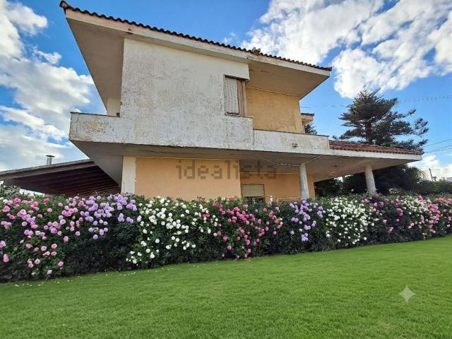 Villetta bifamiliare in vendita di 165 m² in Via Enrico Dandolo