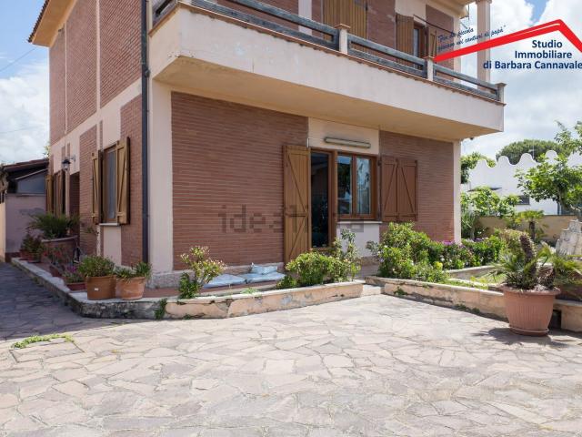 Villetta bifamiliare in vendita di 165 m² in Via Giambattista Viotti