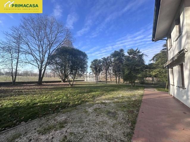 Villetta bifamiliare in vendita di 165 m² in Via Rivale, 82