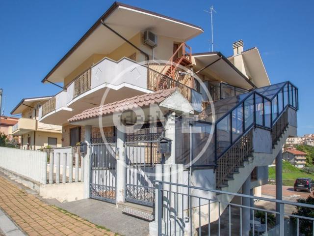 Villetta bifamiliare in vendita di 165 m² in Via San Rocco, 17