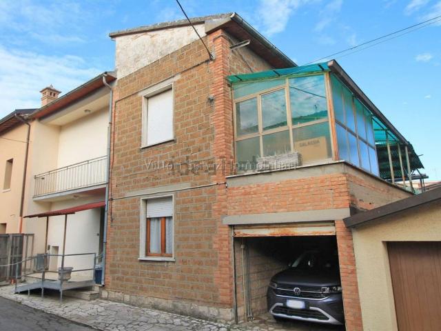 Villetta bifamiliare in vendita di 165 m² in Via Siena