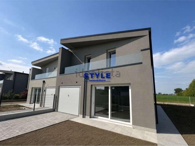 Villetta bifamiliare in vendita di 165 m²