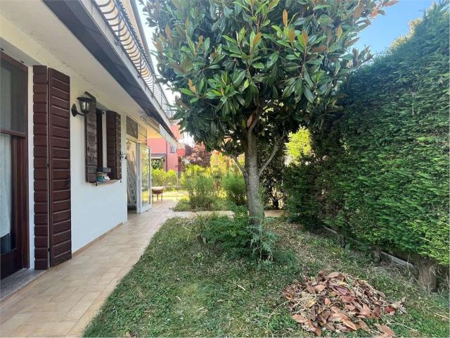 Villetta bifamiliare in vendita di 165 m²