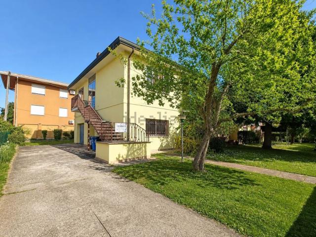 Villetta bifamiliare in vendita di 165 m²