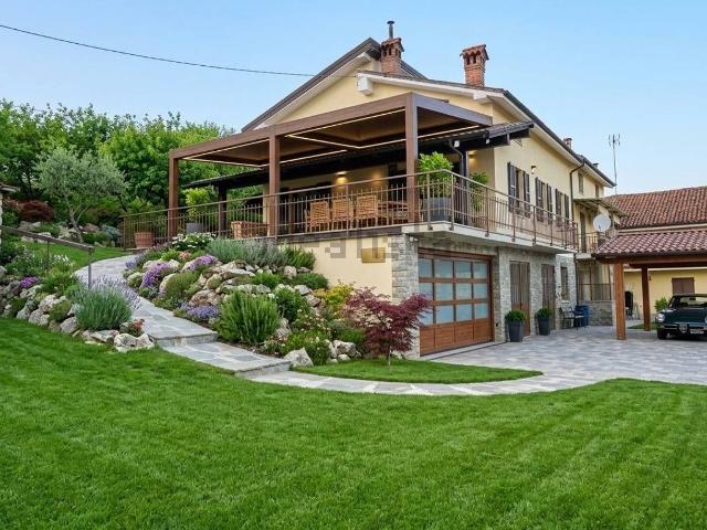 Villetta bifamiliare in vendita di 166 m² in Strada Statale 28 Sud