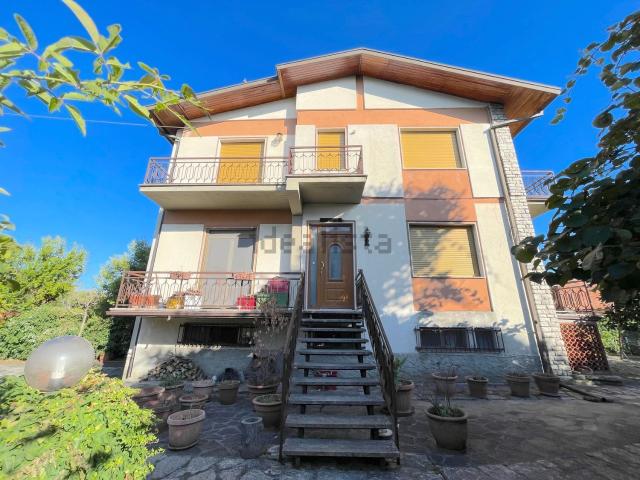 Villetta bifamiliare in vendita di 166 m² in Via XXV Aprile