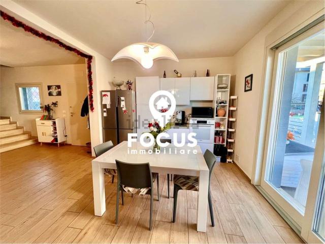 Villetta bifamiliare in vendita di 166 m²