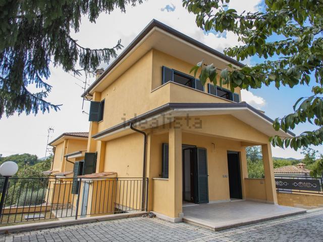 Villetta bifamiliare in vendita di 168 m² in Via Vittorio Emanuele II, 2