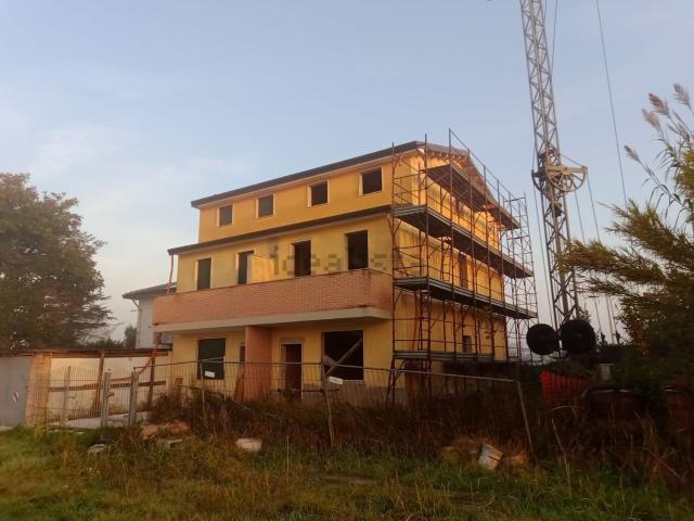 Villetta bifamiliare in vendita di 168 m² in Via Canal di Valle, 463