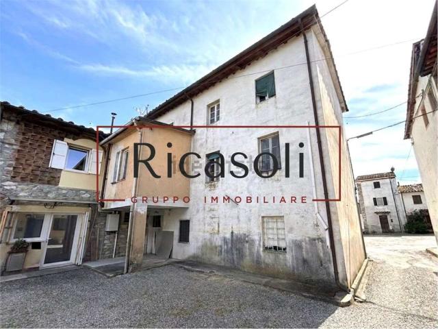 Villetta bifamiliare in vendita di 168 m² in Via del Borgo