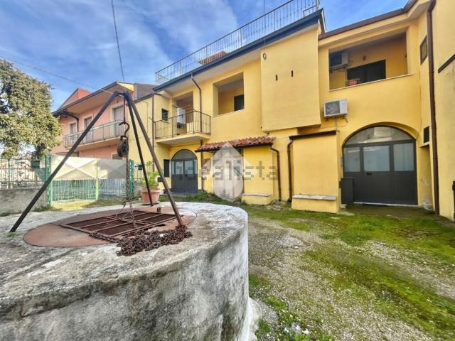Villetta bifamiliare in vendita di 168 m² in Via Paolo Emilio Imbriani, 42