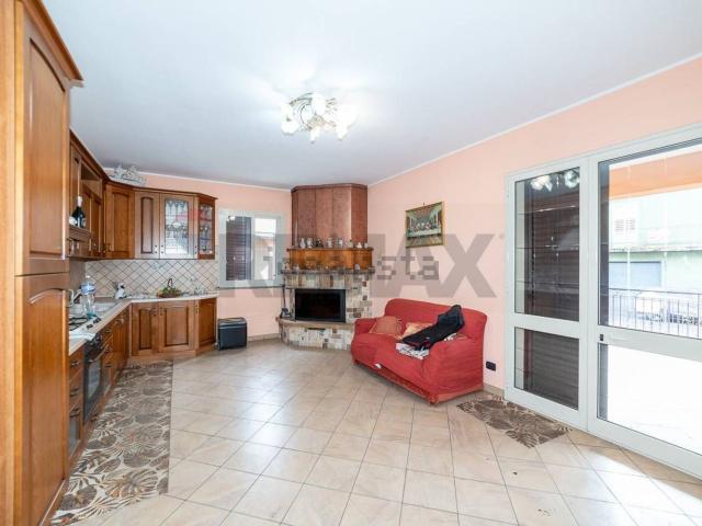 Villetta bifamiliare in vendita di 169 m² in Via Nazionale, 82
