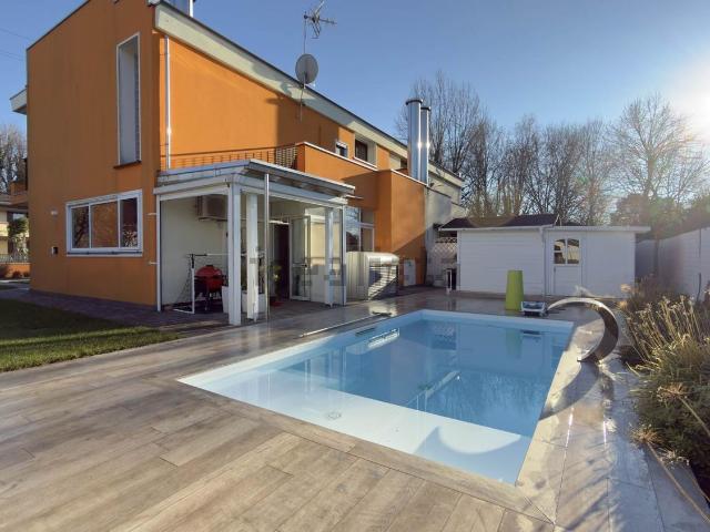 Villetta bifamiliare in vendita di 173 m² in Via Cairoli, 3