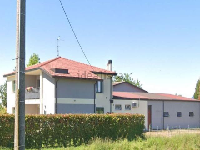 Villetta bifamiliare in vendita di 173 m² in Via Chiodare, 43