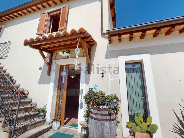 Villetta bifamiliare in vendita di 173 m² in Via Leonardo da Vinci, 14