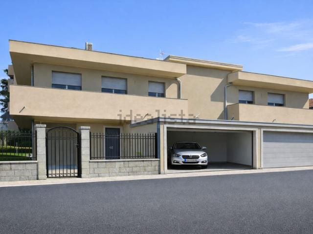 Villetta bifamiliare in vendita di 173 m² in Via Nazario Sauro