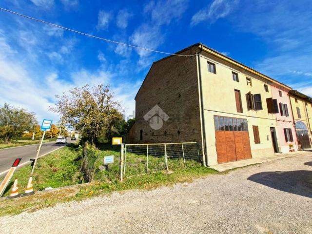 Villetta bifamiliare in vendita di 170 m² in Frazione Sacca, 31