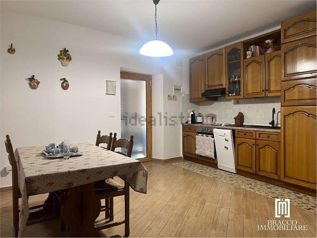 Villetta bifamiliare in vendita di 170 m² in Località Sanvarezzo