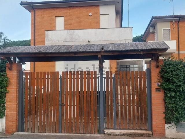 Villetta bifamiliare in vendita di 170 m² in Traversa 6 Sinistra, 1