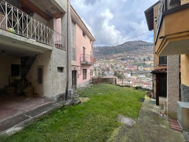 Villetta bifamiliare in vendita di 170 m² in Via Trento, 14