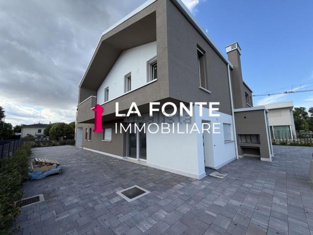 Villetta bifamiliare in vendita di 170 m² in Via Zago