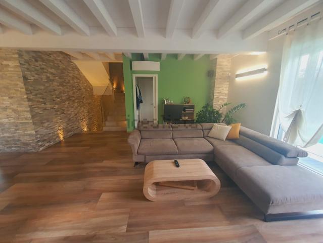 Villetta bifamiliare in vendita di 170 m² in Via Achille Ambrosi